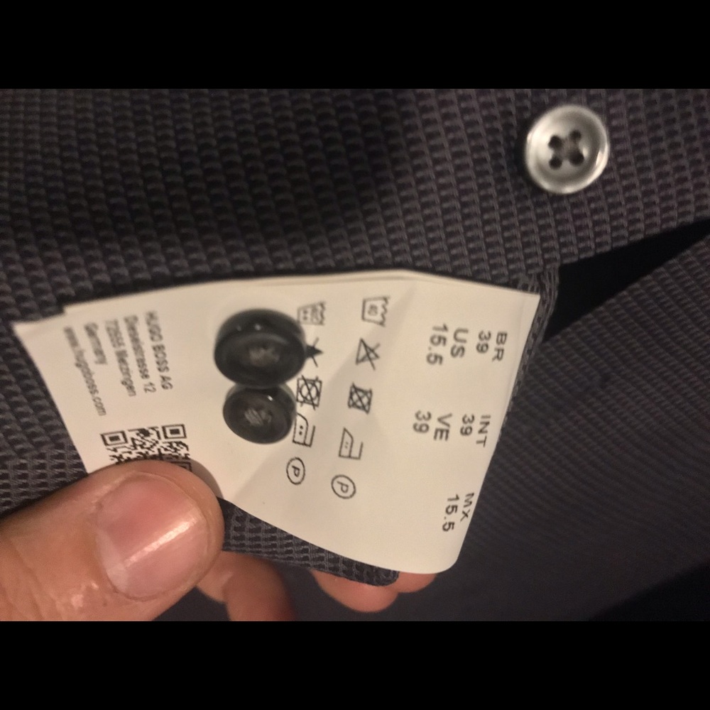 Hugo Boss BARELY WORN button down dress shirt ! - Picture 4 of 5
